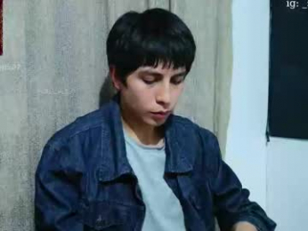 s_a_t_u_r_n webcam model stream image