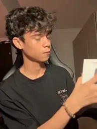 OopsAgain_ webcam model stream image