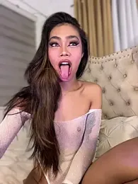 Innocent_yanixx69 webcam model stream image