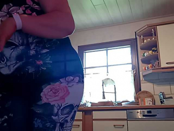 90dTitten webcam model stream image