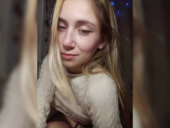 AxlaRose webcam model stream image