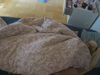 voyeurcam-julmodels-greybed-2 webcam model stream image