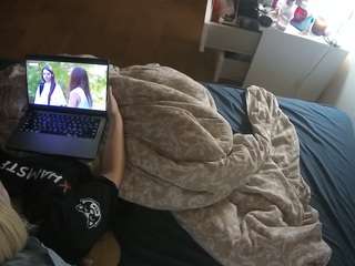 voyeurcam-julmodels-greybed-2 webcam model stream image