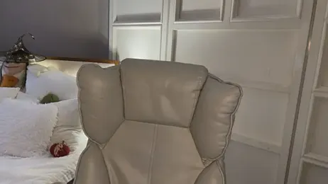 UrLillShy webcam model stream image