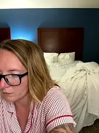 Lizzyloo webcam model stream image