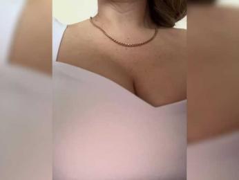 _IBlondy_ webcam model stream image