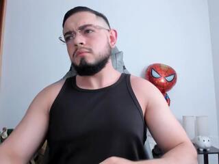 Luigi White webcam model stream image