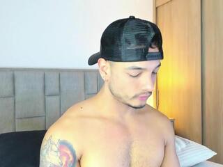 Isaac Suarez webcam model stream image