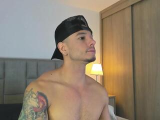 Isaac Suarez webcam model stream image