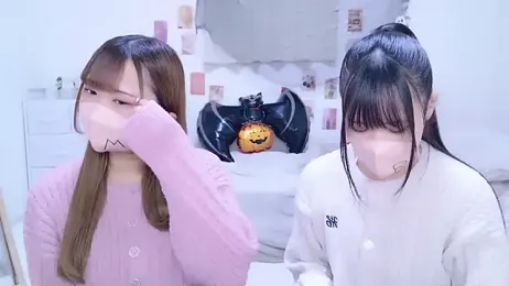 MAIKA_pyon webcam model stream image