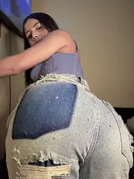 Laura-Khalifa webcam stripchat model stream image