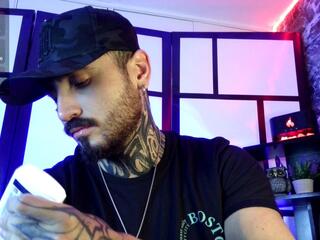 Chris Kochs webcam model stream image