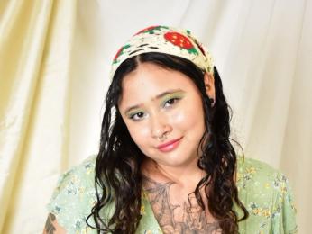 CassieBloom webcam model stream image