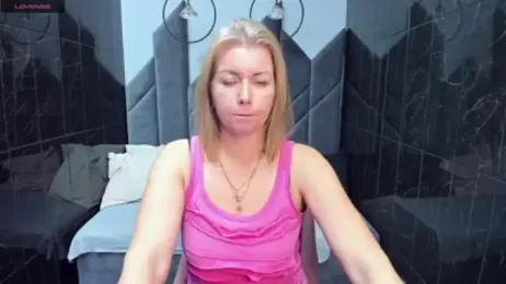 Annie_Light webcam model stream image