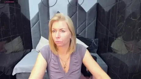 Annie_Light webcam model stream image