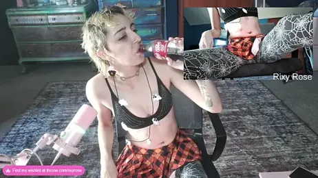 Trixyrose webcam model stream image