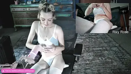 Trixyrose webcam model stream image