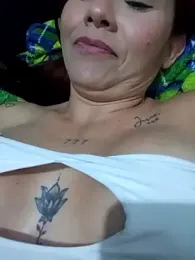 Queen_lorena webcam model stream image