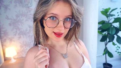 LynnaByrd webcam model stream image