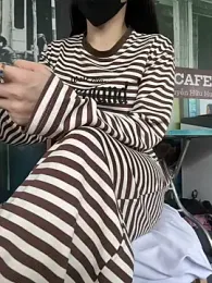 Meii-meyy webcam model stream image