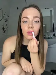 -SweetDi- webcam stripchat model stream image