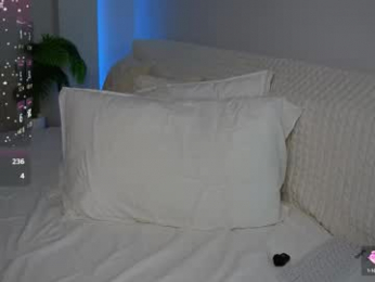 urblonde001 webcam model stream image