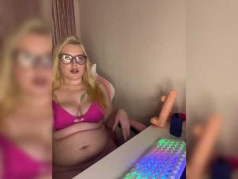 DollVice webcam model stream image