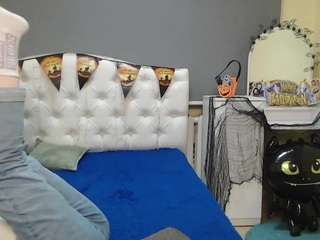 tinaredly webcam model stream image