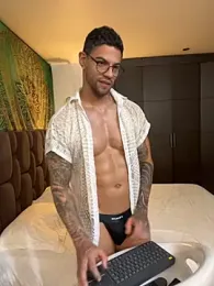 Tomy_maylon webcam model stream image