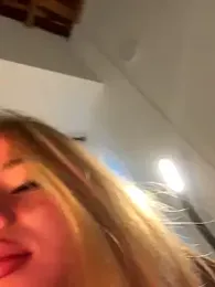 curchez_ webcam model stream image