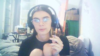 Lysbeth webcam model stream image