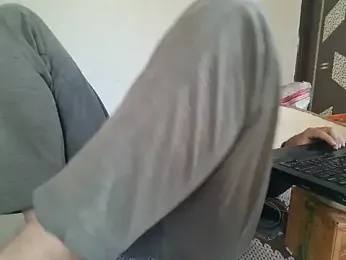 young-hairy-jon webcam model stream image