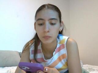 Alma Queen webcam model stream image