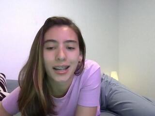 Alma Queen webcam model stream image