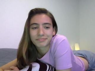 Alma Queen webcam model stream image