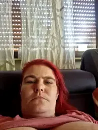 GoldenWifee webcam model stream image
