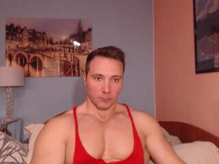 Hunky Muscle webcam model stream image