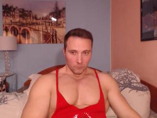 Hunky Muscle webcam model stream image