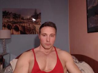 Hunky Muscle webcam model stream image