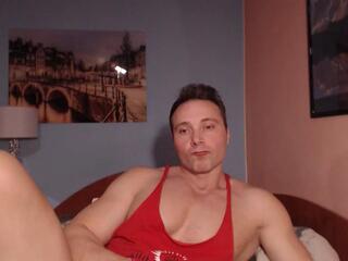 Hunky Muscle webcam model stream image