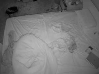 voyeurcam-julmodels-whitebed-3 webcam model stream image