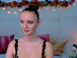 Larissa Lemond webcam model stream image