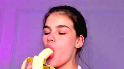 Adrialii webcam model stream image