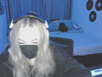 qwertikcam webcam model stream image