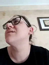 Dolcecurvy webcam model stream image