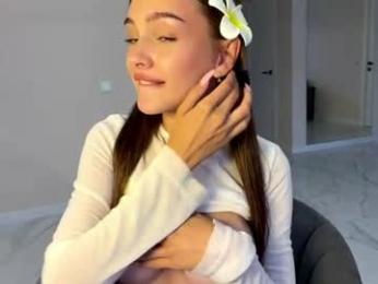 littlemia19 webcam model stream image