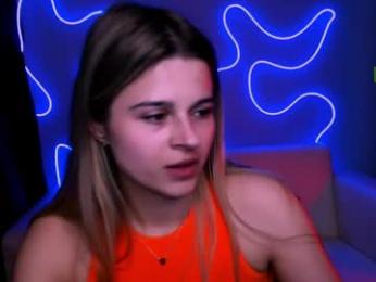 luckybabymeow webcam model stream image