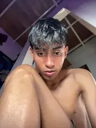 Mauuu18 webcam model stream image