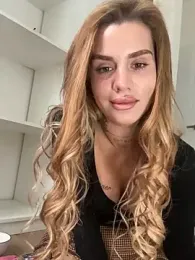 EmiliaCatalina webcam model stream image