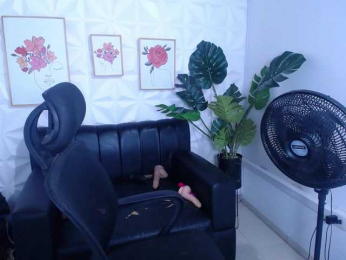 Valentina-mature webcam model stream image